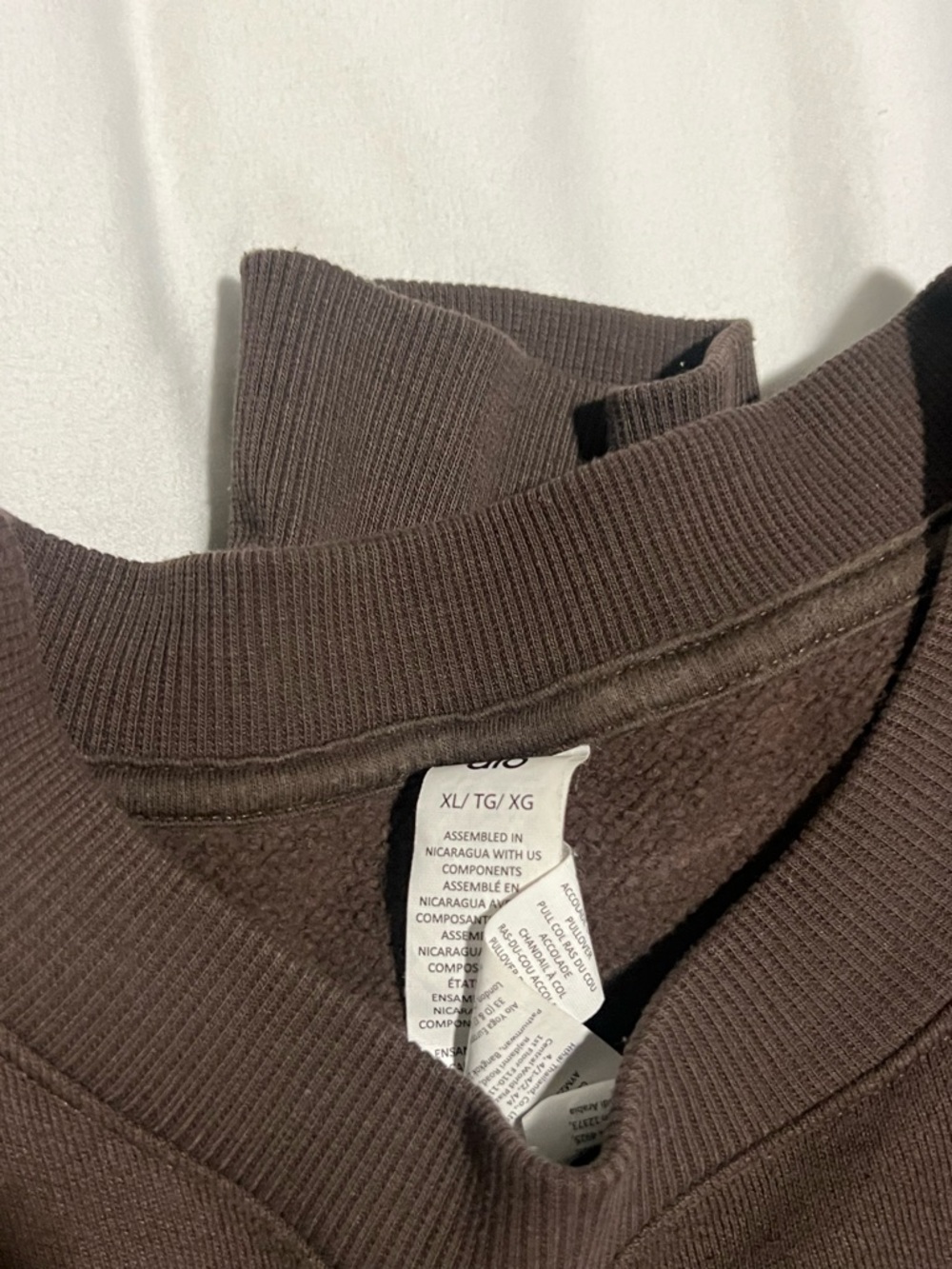 ALO Yoga Women’s Brown Crewneck Sweatshirt - Picture 3 of 4